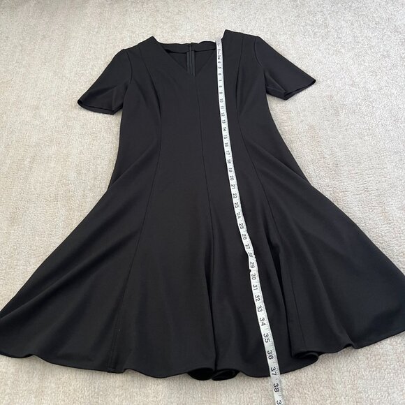T Tahari Black Short Sleeve V Neck Knit Midi Dress 6 - Picture 5 of 9